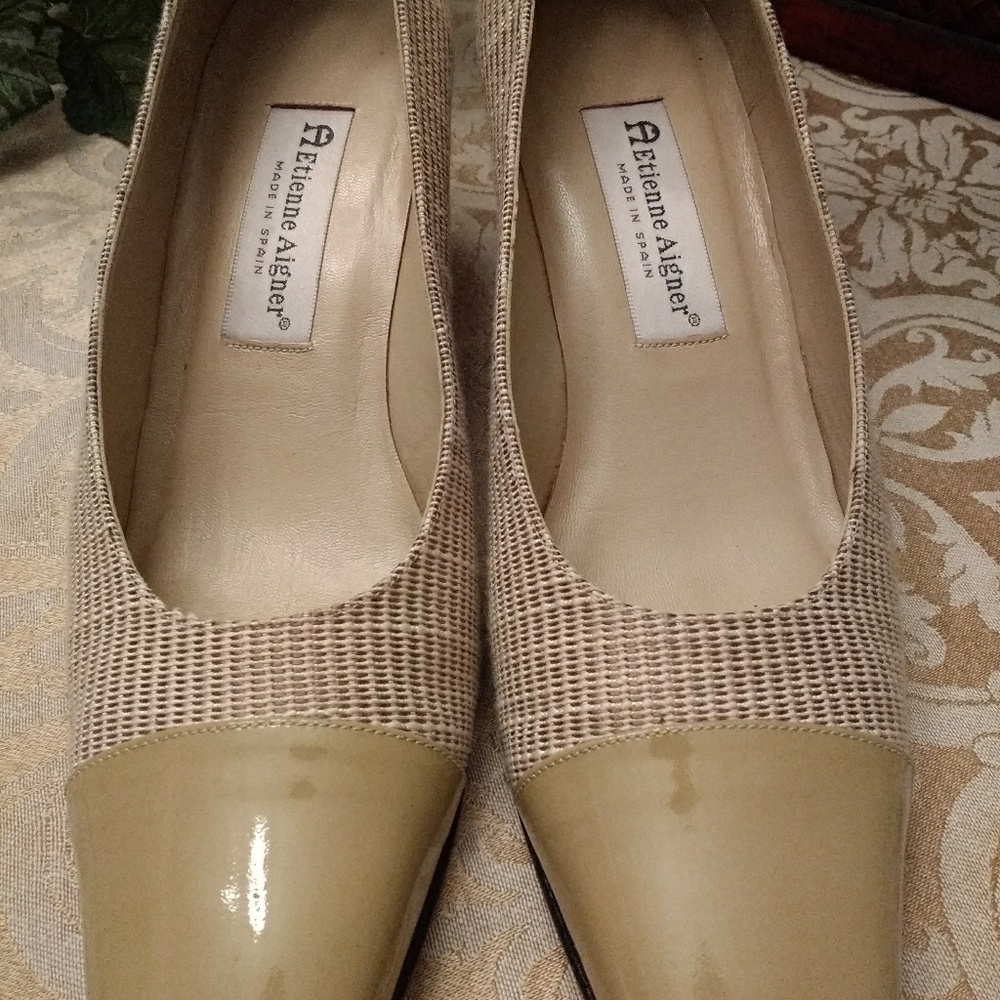 Etienne Aigner Spring Pump
